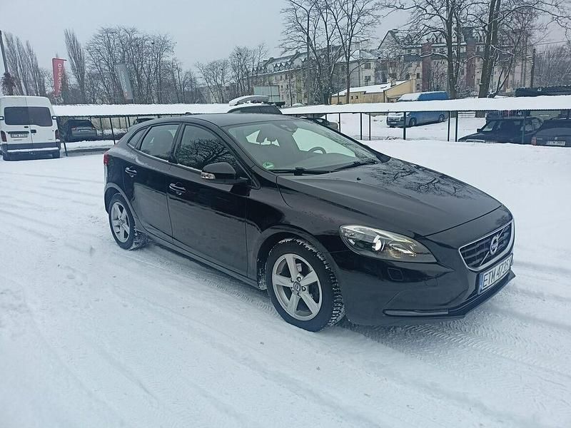 Używany Volvo V40 114 KM (83 kW) 2014 Czarny Hatchback