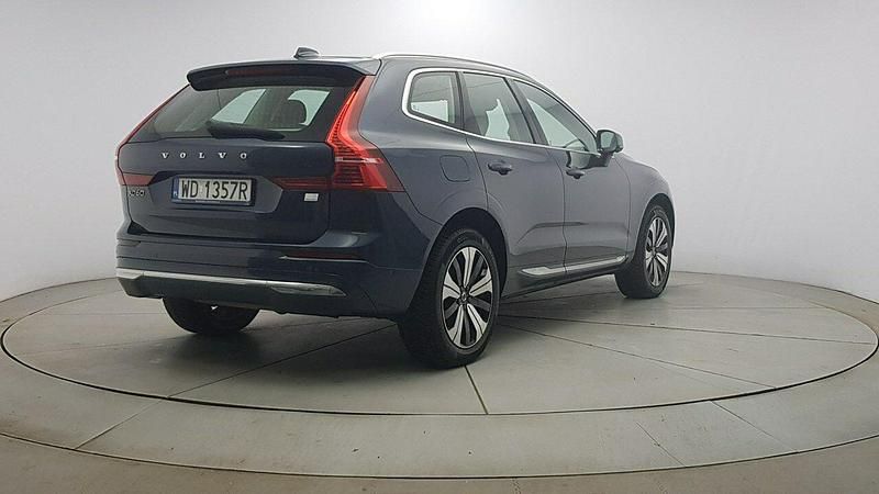 Używany Volvo XC60 Plus 2022 Granatowy SUV