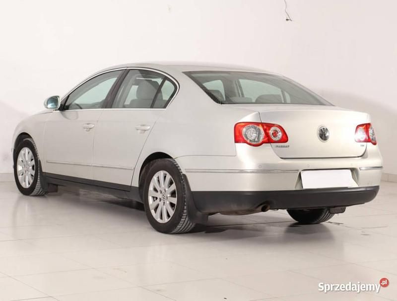 Używany VW Passat 122 KM (89 kW) 2009 Srebrny Sedan/Limuzyna