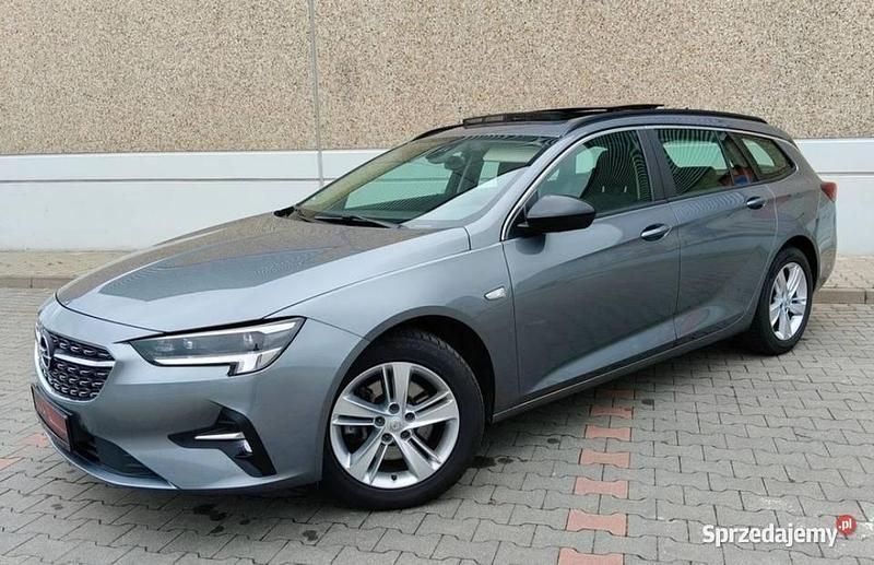 Wiśniowy Używany 2021 Opel Insignia Kombi | 69 900 zł (Uczciwa cena) - Obraz 1/4