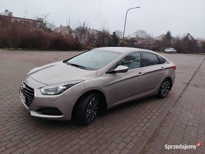 Używany Hyundai i40 2015 Złoty SUV