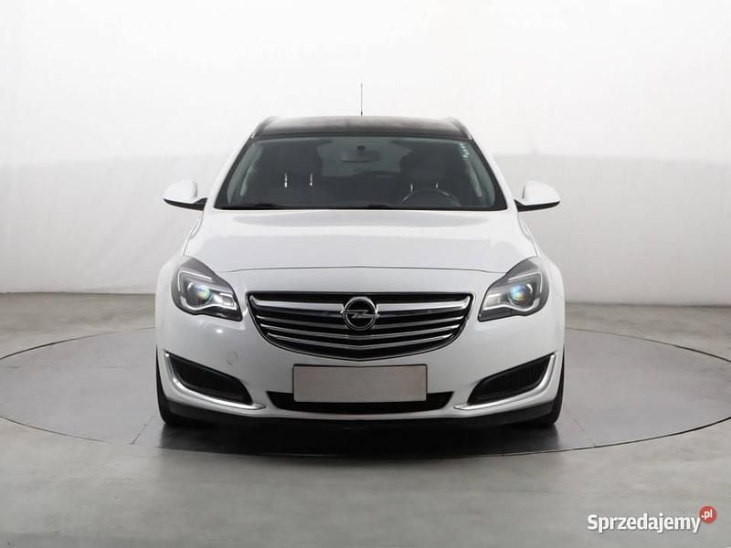 Biały Używany 2013 Opel Insignia Kombi | 26 999 zł (Uczciwa cena) - Obraz 1/4