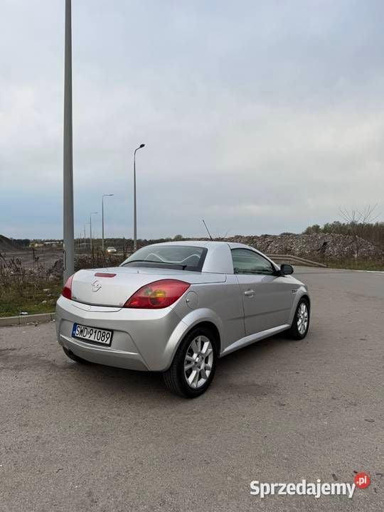 Srebrny Używany 2006 Opel Tigra Kabriolet | 6900 zł (Uczciwa cena) - Obraz 1/4