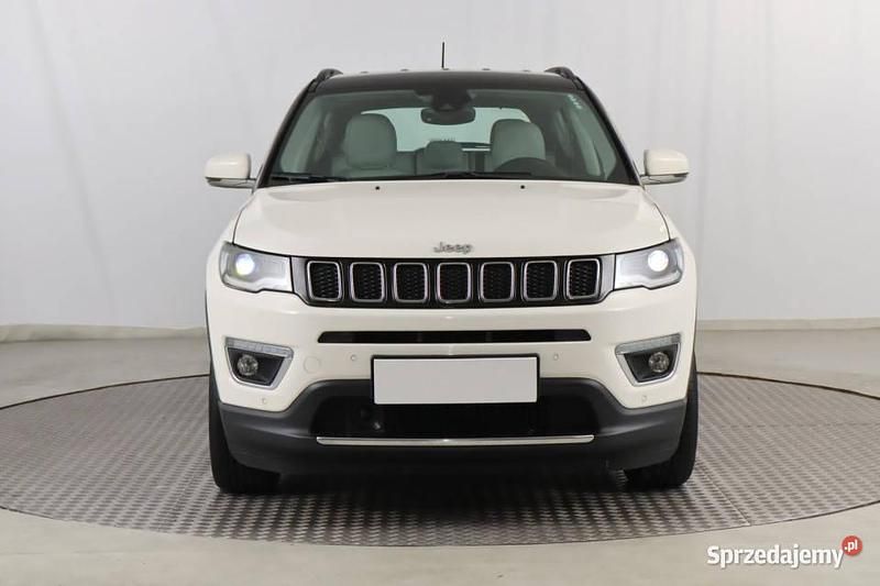 Biały Używany 2018 Jeep Compass SUV | 56 499 zł (Uczciwa cena) - Obraz 1/4
