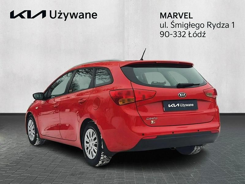 Używany Kia Ceed 135 KM (99 kW) 2013 Czerwony (metalik) Hatchback