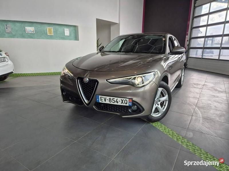 Używany Alfa Romeo Stelvio 160 KM (117 kW) 2018 Brązowy SUV