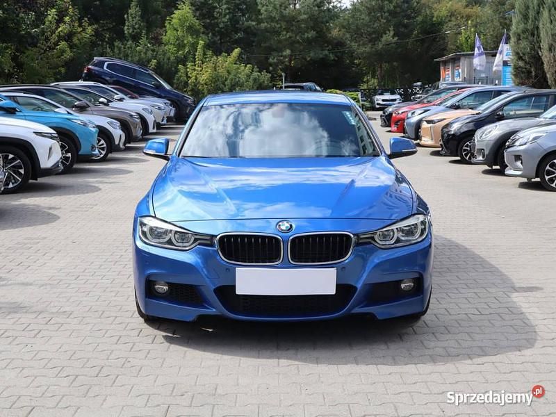 Niebieski Używany 2016 BMW 318 Kombi | 63 999 zł (Dość drogi) - Obraz 1/4