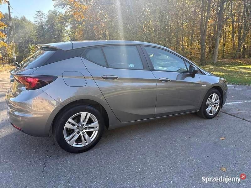 Używany Opel Astra 2016 Szary Hatchback