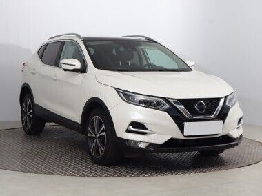 Biały Używany 2018 Nissan Qashqai SUV | 65 499 zł (Dość drogi) - Obraz 1/4