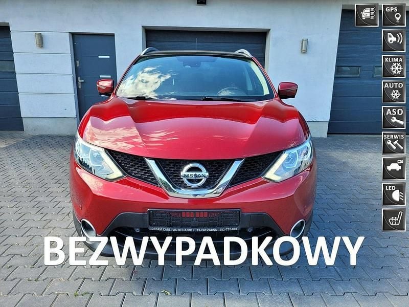 Czerwony Używany 2015 Nissan Qashqai SUV | 42 900 zł (Dobra cena) - Obraz 1/4