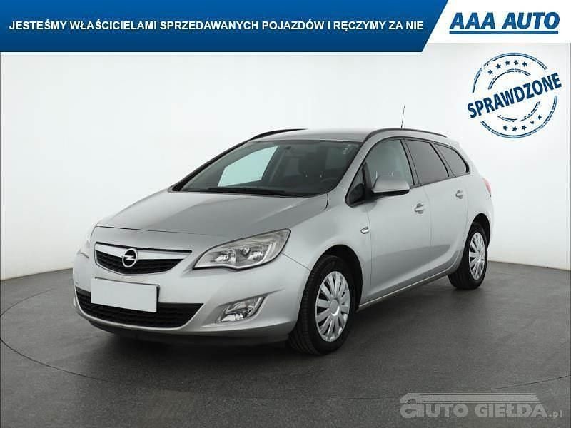 Używany Opel Astra 2012 Srebrny
