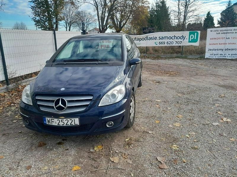 Używany Mercedes B200 120 KM (88 kW) 2007 Niebieski ciemny (metalik) Minivan
