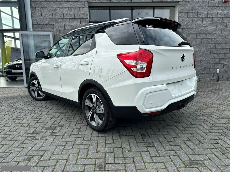 Używany Ssangyong (KGM) Tivoli 163 KM (119 kW) 2023 Biały (metalik) SUV