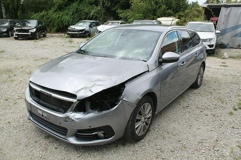 Szary Używany 2017 Peugeot 308 Kombi | 21 900 zł - Obraz 1/4