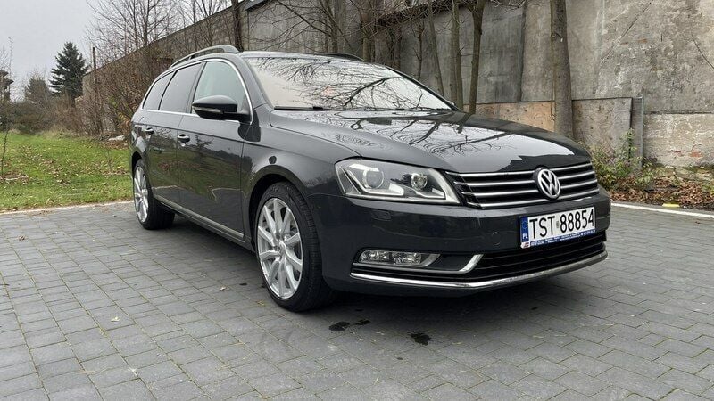 Grafitowy (metalik) Używany 2012 VW Passat Kombi | 36 900 zł (Dość drogi) - Obraz 1/4