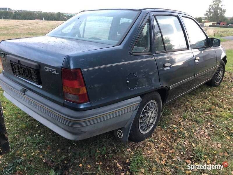 Szary Używany 1988 Opel Kadett Sedan/Limuzyna | 6500 zł - Obraz 1/4