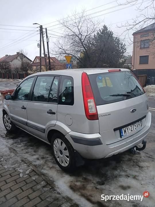 Używany Ford Fusion 2007 Srebrny Hatchback