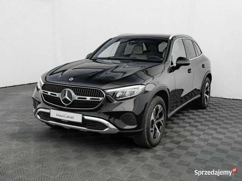 Używany Mercedes GLC300e Avantgarde 2024 Czarny SUV