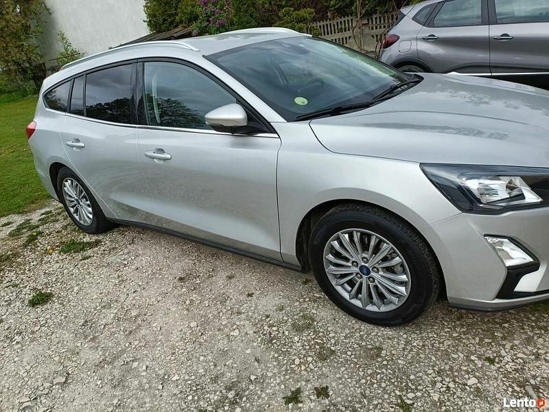 Używany Ford Focus 2022 Srebrny Kombi