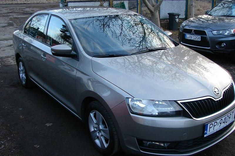 Używany Skoda Rapid 95 KM (69 kW) 2019 Złoty Hatchback