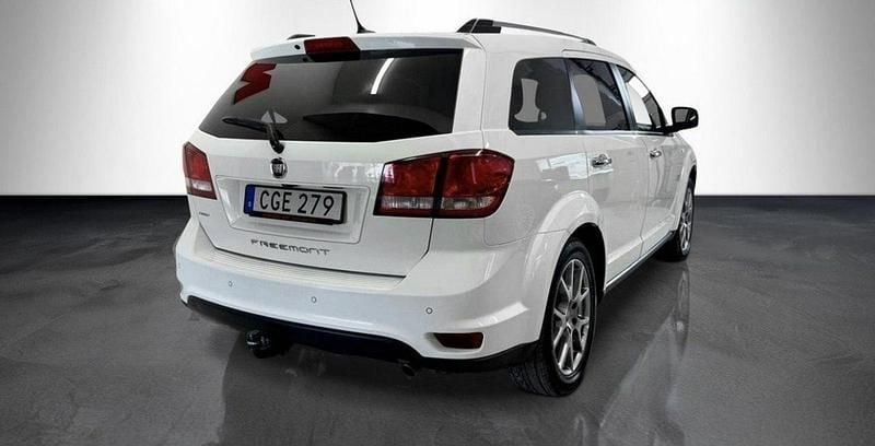 Używany Fiat Freemont 170 KM (125 kW) 2014 Biały SUV