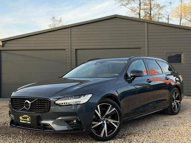 Używany Volvo V90 197 KM (144 kW) 2022 Inny (metalik) Kombi