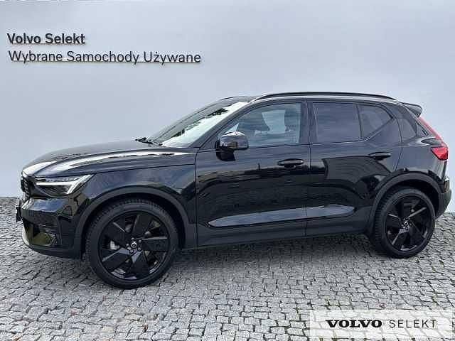 Czarny Używany 2025 Volvo XC40 SUV | 199 900 zł - Obraz 1/3