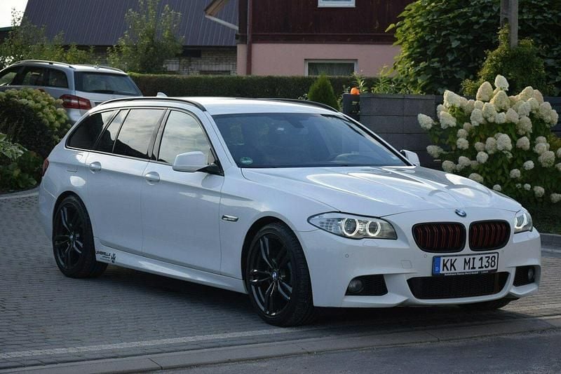 Biały Używany 2013 BMW 525 Kombi | 45 900 zł (Uczciwa cena) - Obraz 1/4