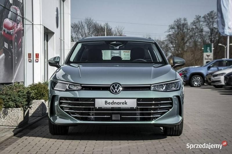 Używany VW Passat Elegance 2024 Zielony Kombi