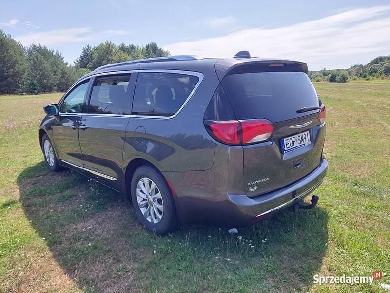 Używany Chrysler Pacifica Touring 2018 SUV