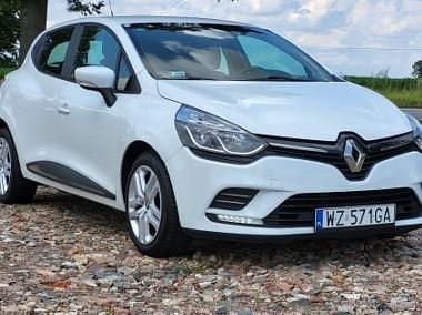 Biały Używany 2020 Renault Clio V Zen Hatchback | 34 317 zł (Dość drogi) - Obraz 1/4