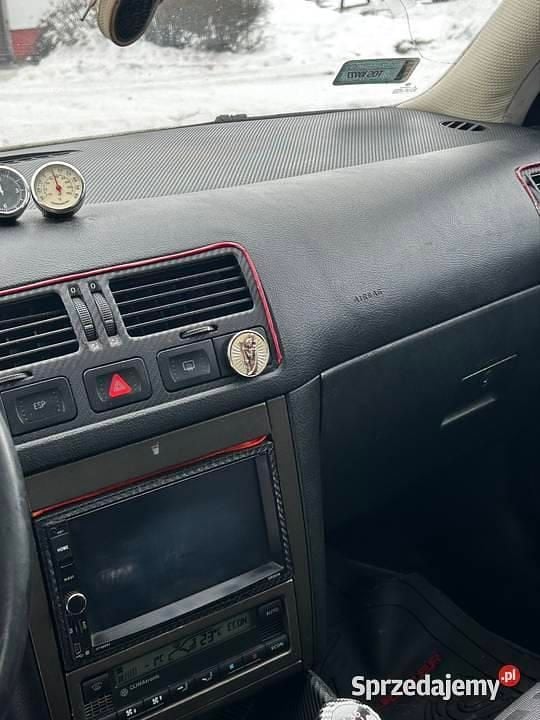 Używany VW Bora 2003 Srebrny Sedan/Limuzyna