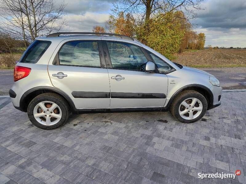 Używany Suzuki SX4 2007 Srebrny Minivan