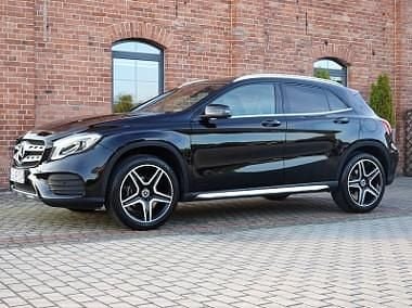 Czarny Używany 2018 Mercedes 200 AMG SUV | 89 900 zł - Obraz 1/4