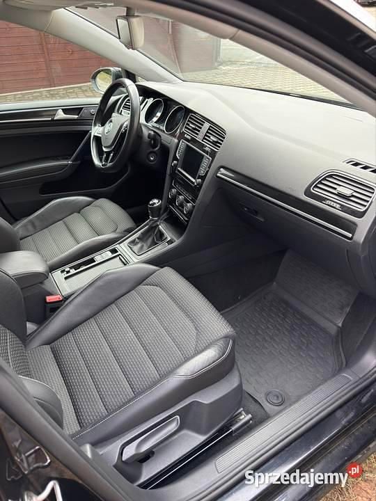 Używany VW Golf VII Highline 2016 Czarny Kombi