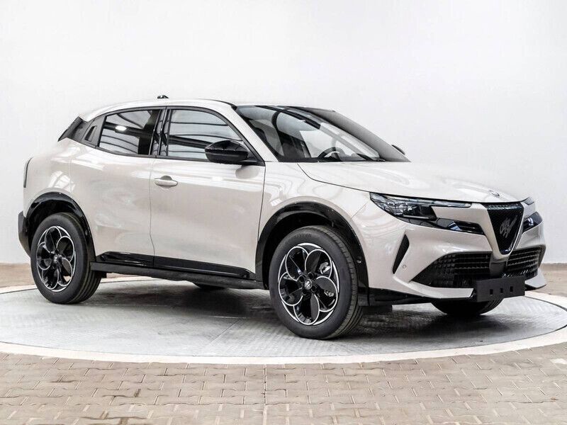 Lakier metalizowany niebieski navigli Nowe 2025 Alfa Romeo Junior SUV | 140 657 zł - Obraz 1/4