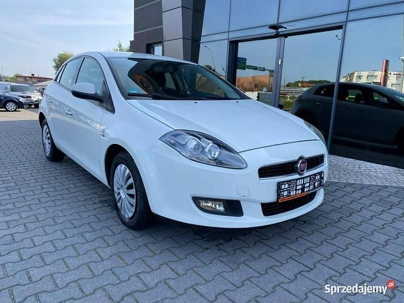 Biały (metalik) Używany 2012 Fiat Bravo Hatchback | 19 900 zł (Uczciwa cena) - Obraz 1/4