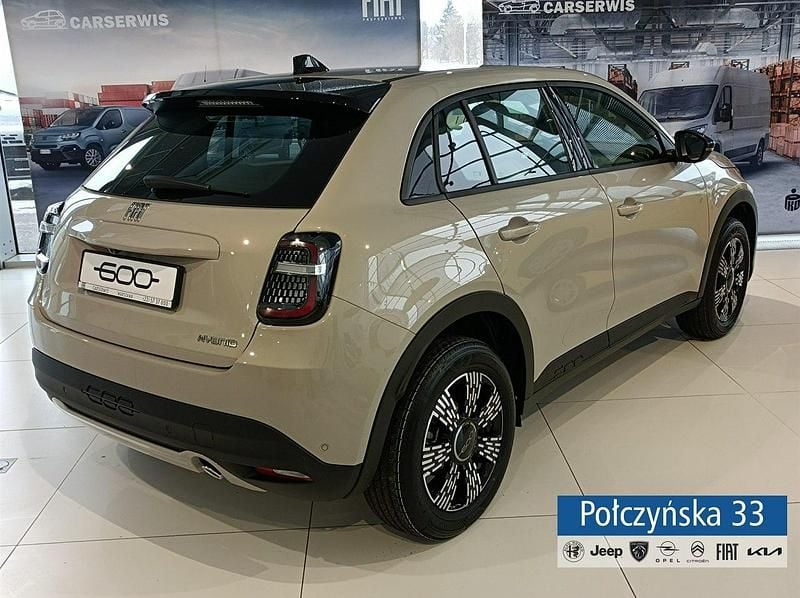 Nowe Fiat 600 110 KM (80 kW) 2025 Beżowy (metalik) SUV