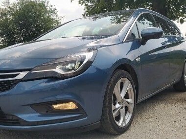Niebieski Używany 2016 Opel Astra Kombi | 39 900 zł (Uczciwa cena) - Obraz 1/4