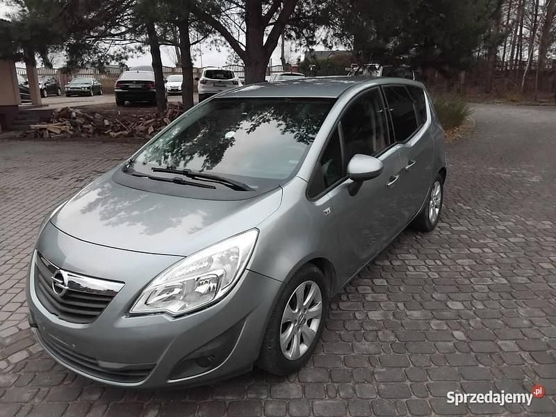 Szary Używany 2012 Opel Meriva Minivan | 16 900 zł (Uczciwa cena) - Obraz 1/4