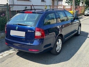 Inny kolor Używany 2010 Skoda Octavia Kombi | 18 500 zł (Drogi) - Obraz 1/4