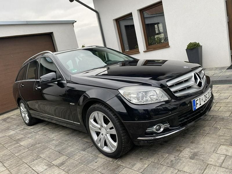 Używany Mercedes C200 185 KM (136 kW) 2009 Czarny Kombi