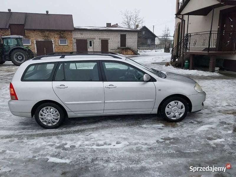 Używany Toyota Corolla 2006 Srebrny Kombi