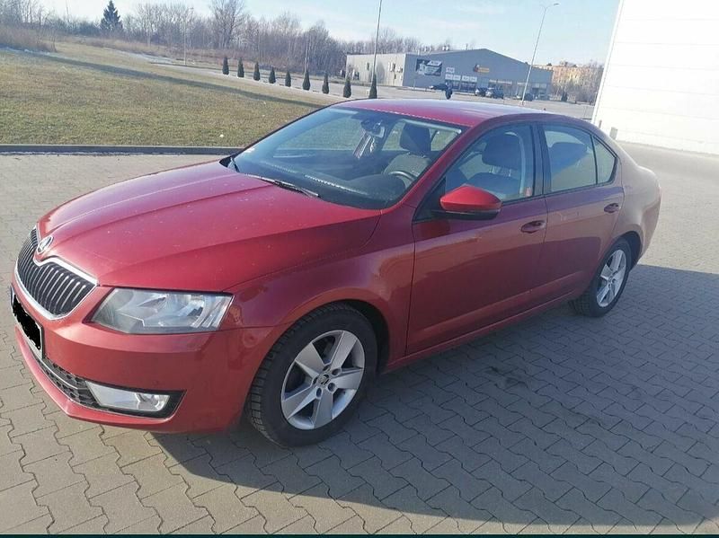 Czerwony Używany 2016 Skoda Octavia Hatchback | 41 000 zł (Uczciwa cena) - Obraz 1/4