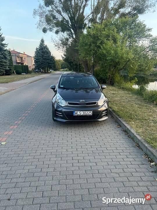 Czarny Używany 2016 Kia Rio Hatchback | 29 100 zł (Uczciwa cena) - Obraz 1/4