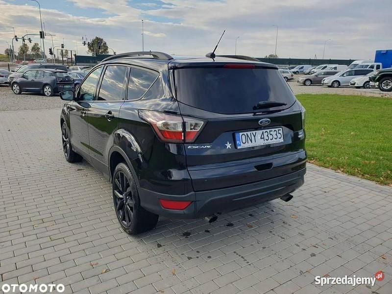 Używany Ford Escape 2017 Czarny SUV