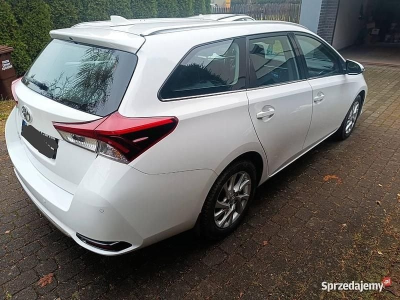 Używany Toyota Auris 132 KM (97 kW) 2018 Biały Kombi