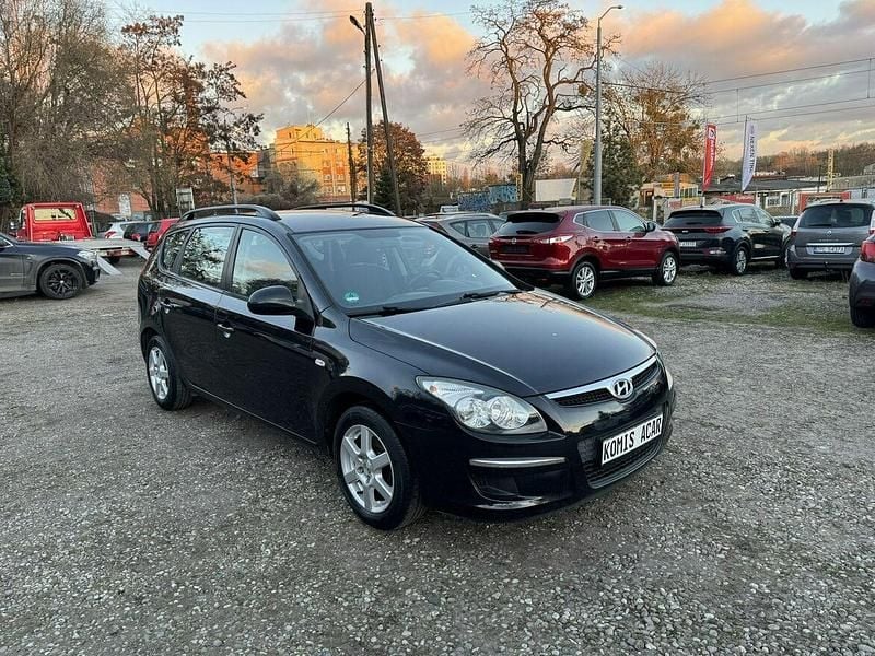 Używany Hyundai i30 109 KM (80 kW) 2010 Czarny Kombi