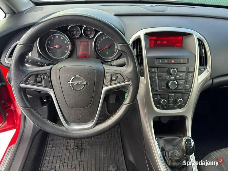 Używany Opel Astra Sport 2010 Czerwony Hatchback