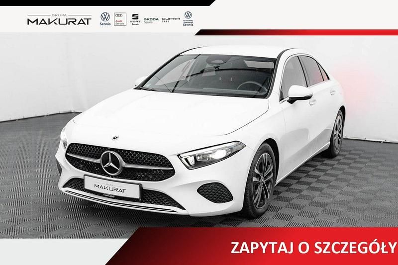 Biały (metalik) Używany 2023 Mercedes A200 Sedan/Limuzyna | 135 850 zł (Uczciwa cena) - Obraz 1/4